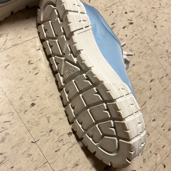 Prada Double wheel platform sneaker size 38.5 comes with box - Picture 3 of 10
